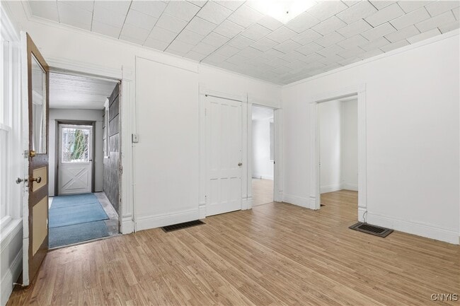 Building Photo - 344 Bryant Ave