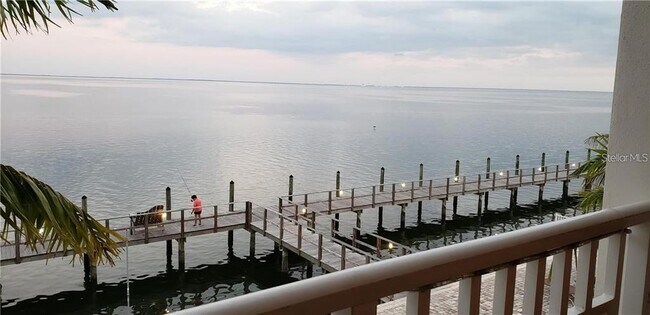 Building Photo - 5110 Coquina Key Dr SE