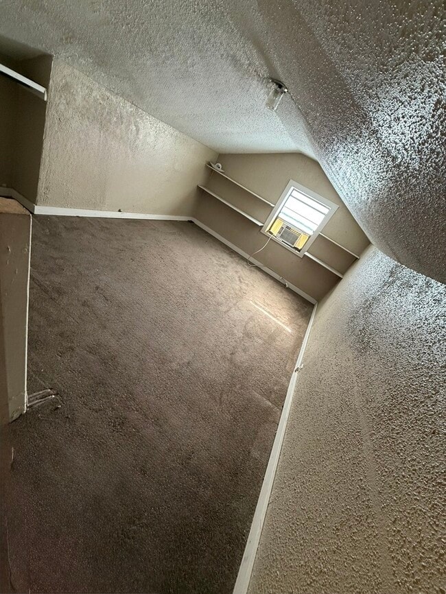 Building Photo - 3011 Myrtle Ave