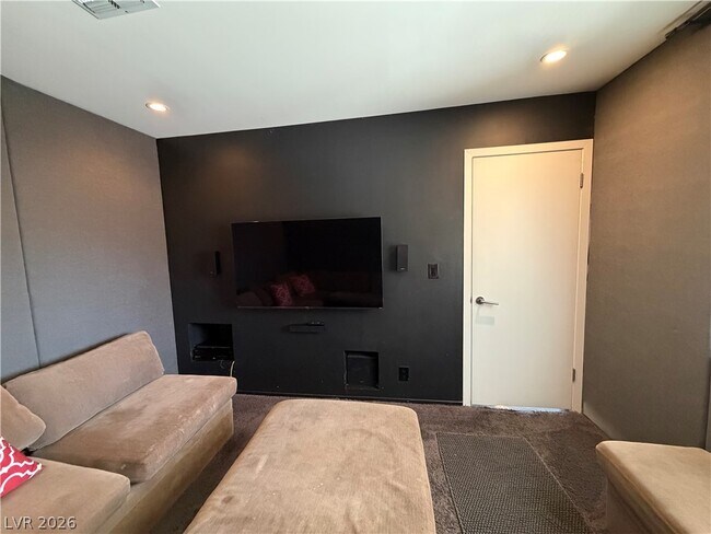 Building Photo - 3988 Delos Dr