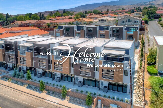 Building Photo - Coming Soon - NEWER Luxury Town Home Centr...