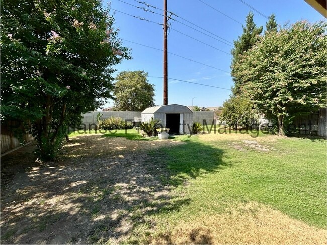 Building Photo - Stunning 4 Bed/2 Bath in SW Bakersfield w/...