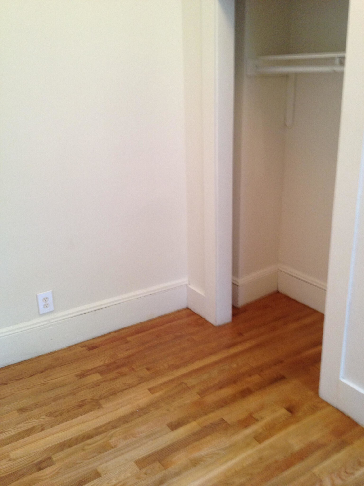 Building Photo - 254 Windsor St