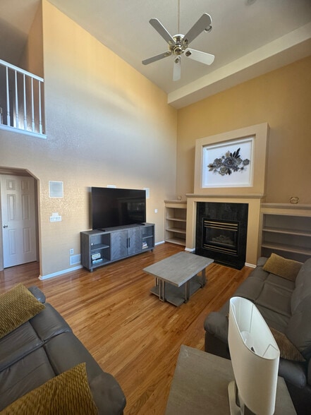 Building Photo - 5345 S Flanders Way