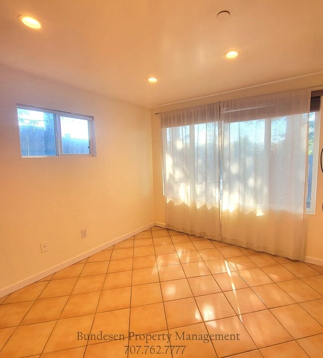 Building Photo - 4381 Bodega Ave