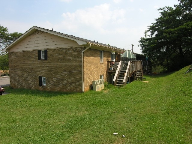Building Photo - 8200 Elderberry Dr
