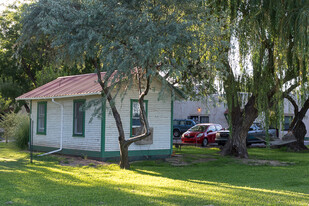 Outside - 3804 N Valley Dr