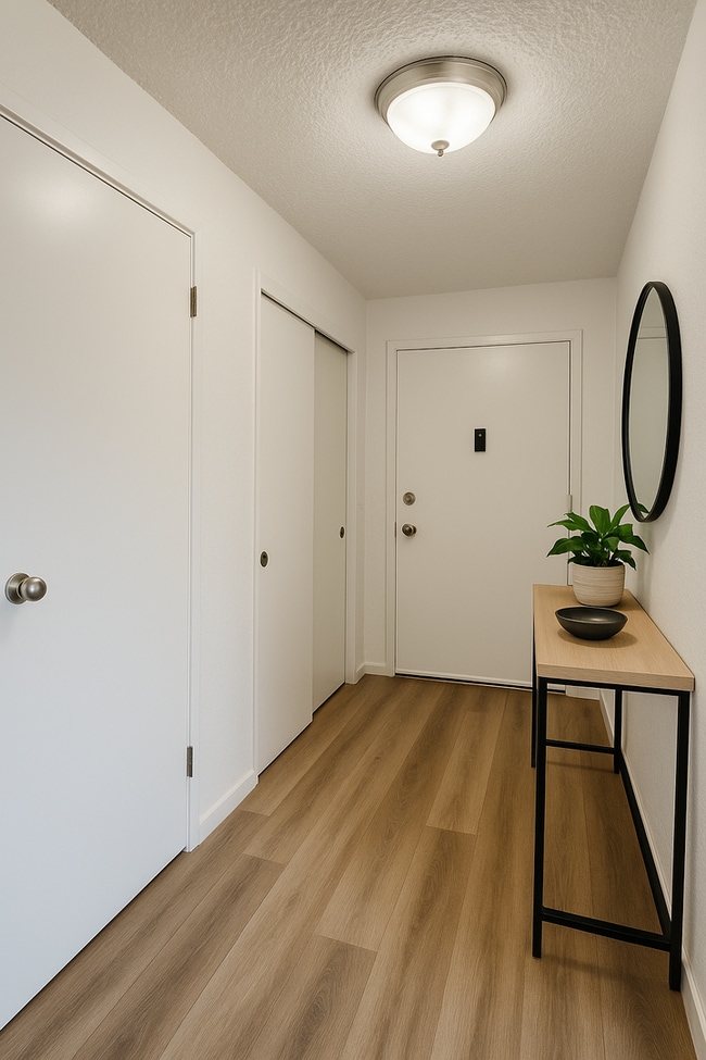 Building Photo - Remodeled 2 Bedroom Rent Ready Apartment!