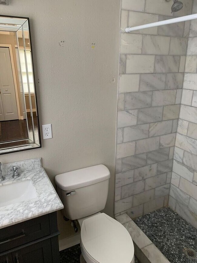 Building Photo - Charming 3 Bed/2 Bath Home in Murray Hill!