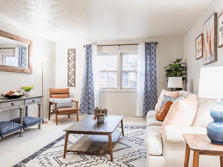 The Colonial Apartment Homes 3022 1/2 N 97th St Omaha NE 68134