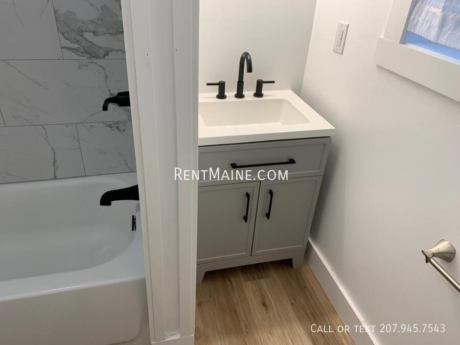 Building Photo - 167 Kennebec Rd