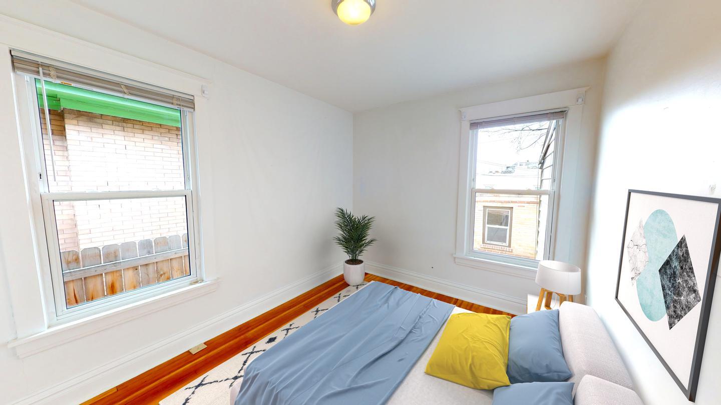 Building Photo - Recently updated Jefferson Park home with fenced backyard