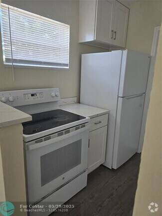 Building Photo - 1719 Lauderdale Manor Dr