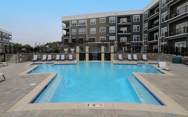 Building Photo - 301 Courtin Dr