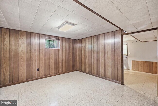 Building Photo - 6605 Grey Fox Dr