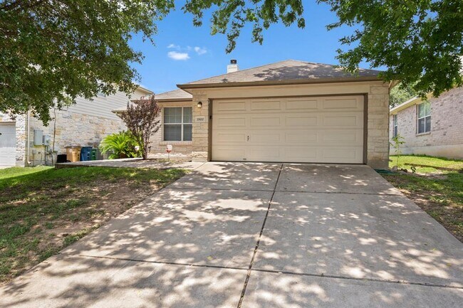 Building Photo - 1900 Melissa Oaks Ln