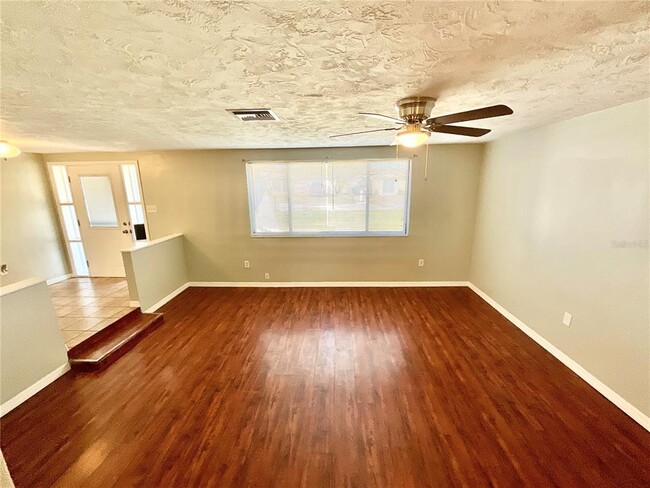 Building Photo - 5702 Moog Rd