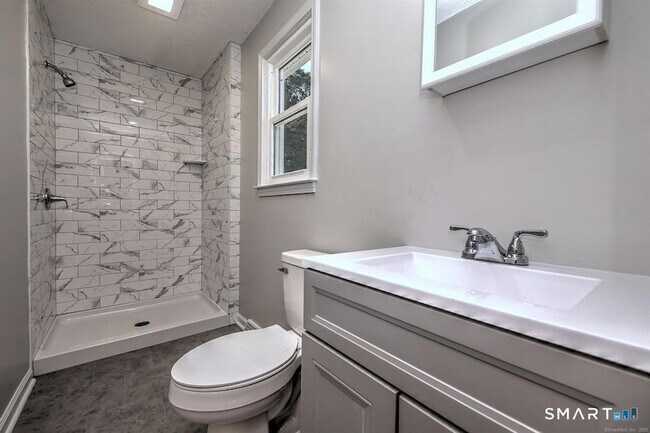 Building Photo - 1145 Sherman Ave