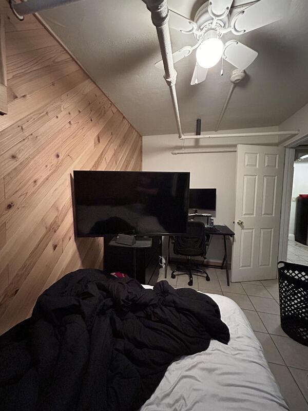 Building Photo - 632 Howard Pl