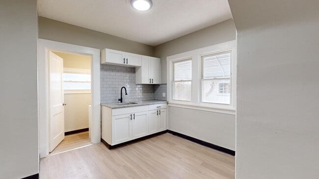 Building Photo - Old Brooklyn Area - 3 Bedroom Single Famil...