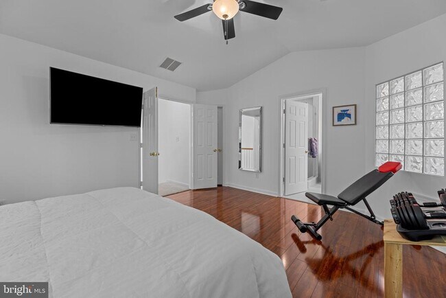 Building Photo - 21622 Monmouth Terrace