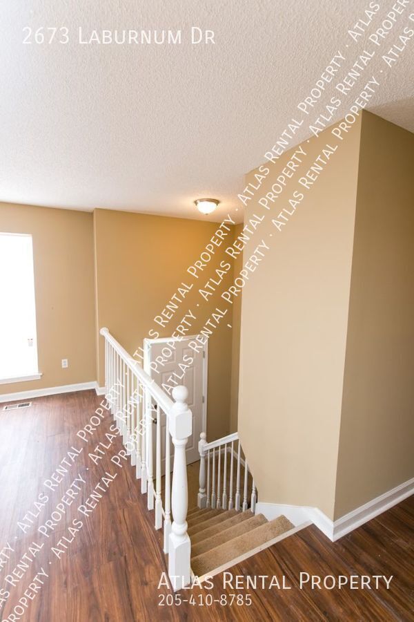 Building Photo - 2673 Laburnum Dr