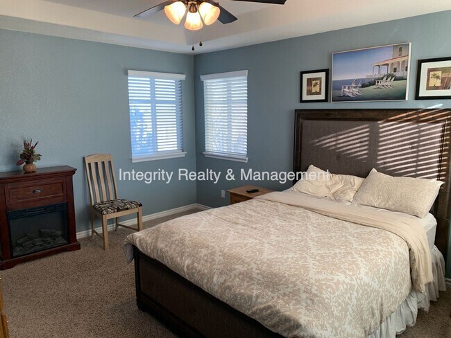 Building Photo - 3025 Redhaven Way