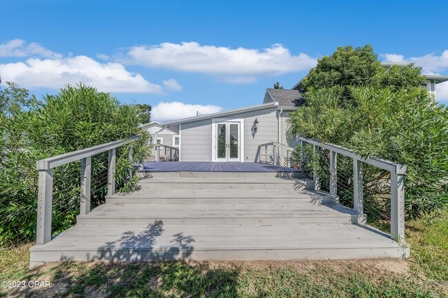 Building Photo - 2316 W Beach Dr