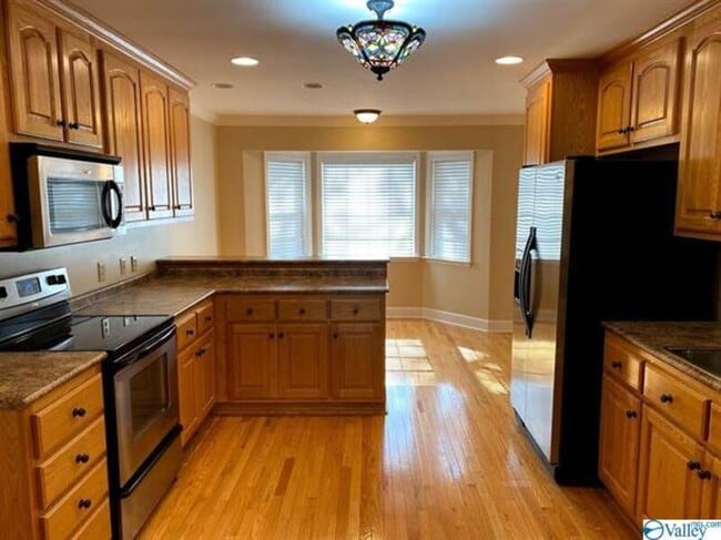 Building Photo - 206 Westchester Ave SW