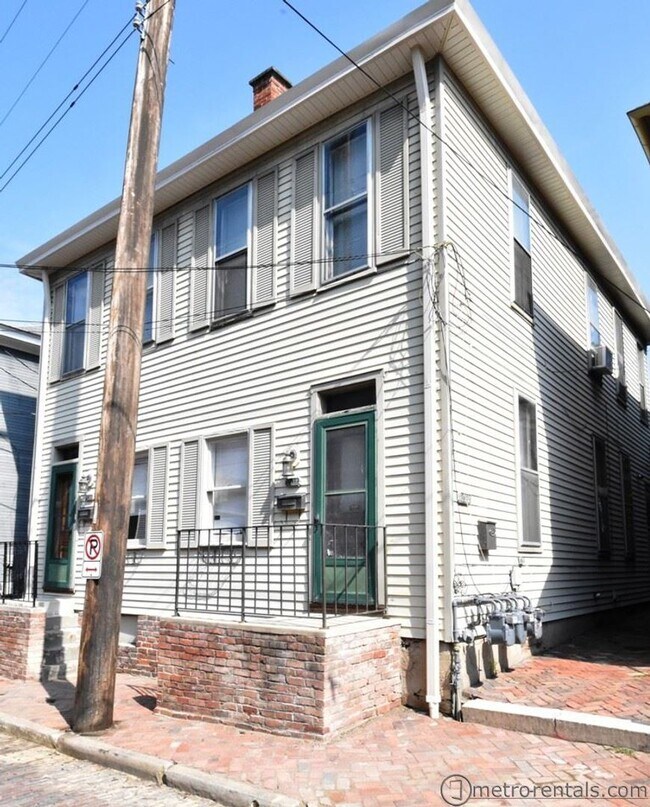 Building Photo - 360-362 Jackson St