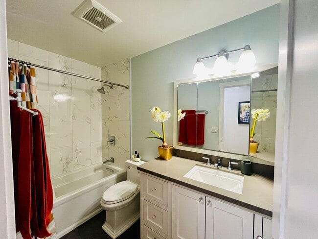 Building Photo - Stunning 3 Bed 2 Bath Downtown Sunnyvale w...