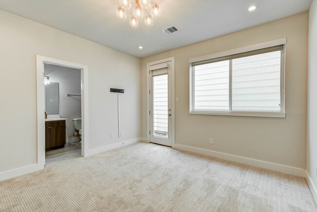 Building Photo - 5857 Dolores St