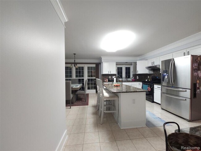 Building Photo - 45520 Morningside Dr