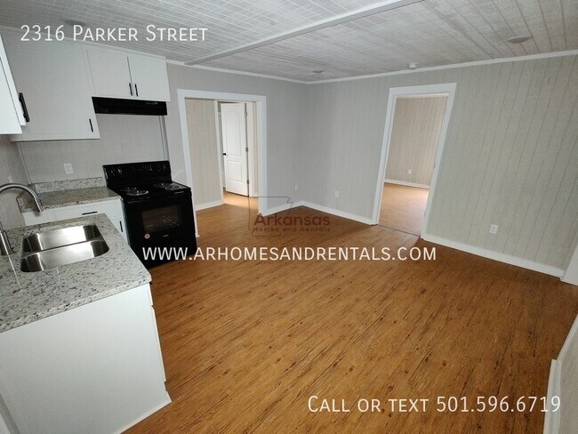 Building Photo - 2316 Parker St