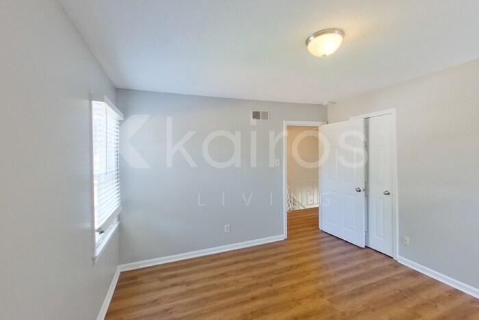 Building Photo - 5824 Tam Oshanter Ave