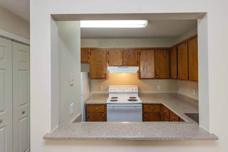 Building Photo - Southwood Apartments