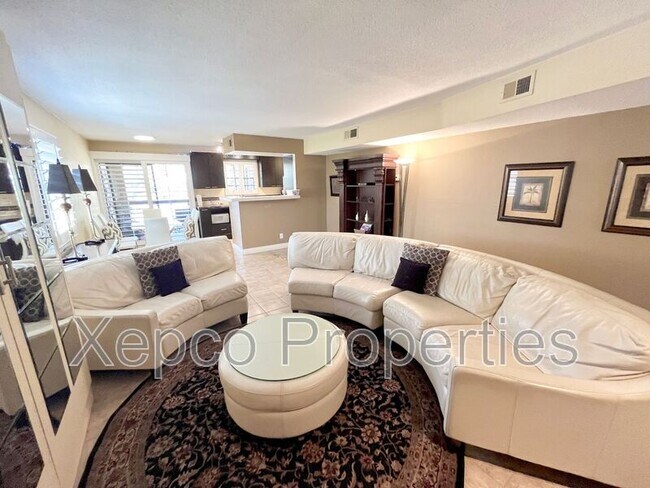Building Photo - 5300 E Waverly Dr