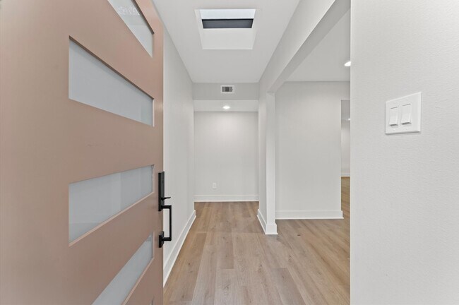 Building Photo - 10607 Overbrook Ln