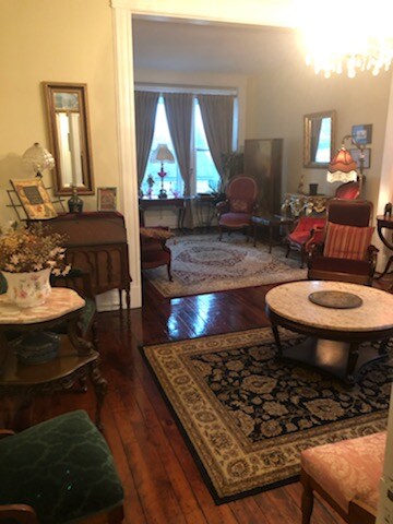 Building Photo - 228 Allen St