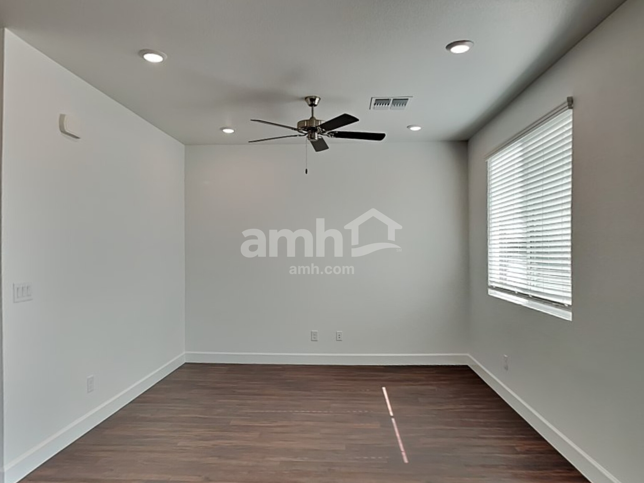 Building Photo - 9636 Harkes Dr