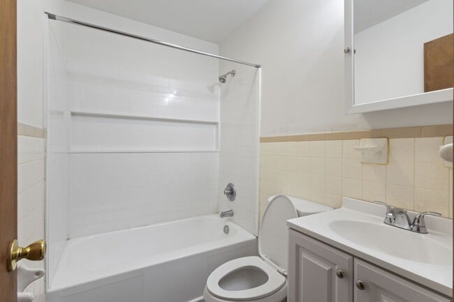 Building Photo - Charming 3 Bedroom Home for Rent!