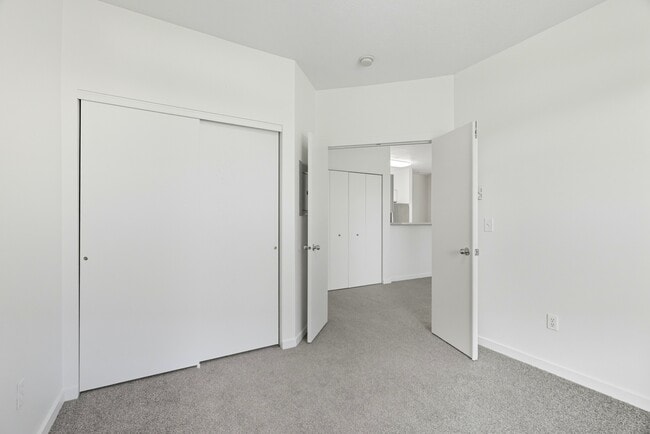 Building Photo - 22855 E Country Vista Dr