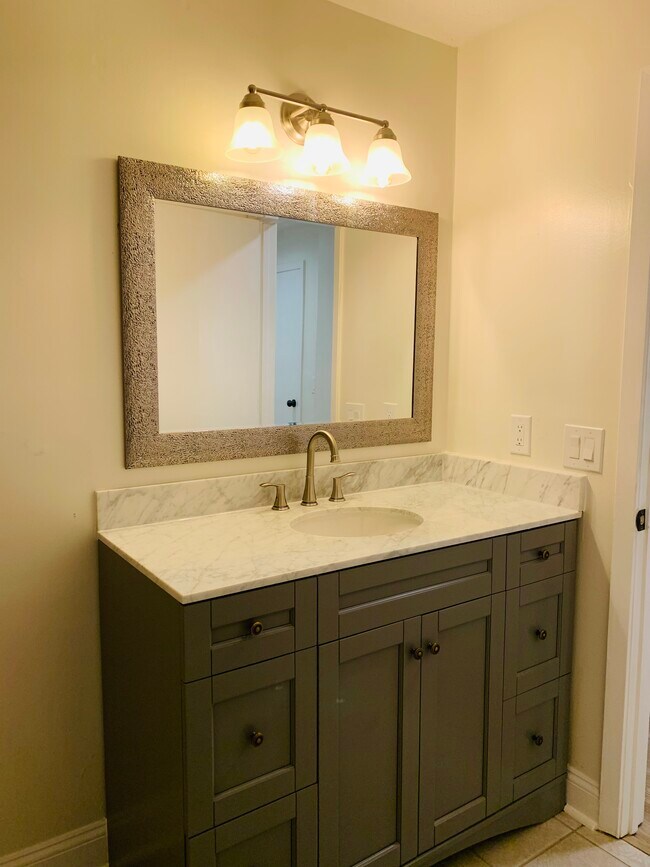 Building Photo - 524 Warm Springs Cir