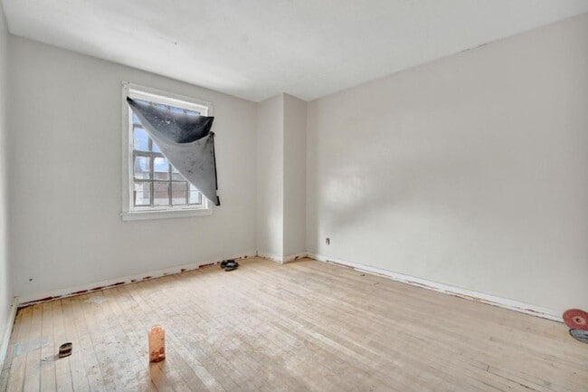 Building Photo - 28 Blackmore St