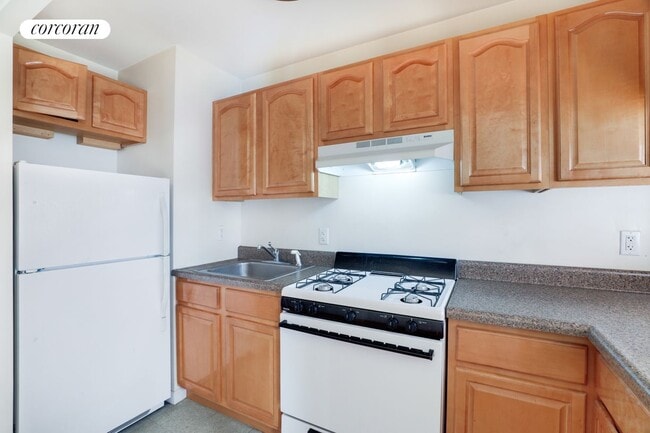 Building Photo - 545 W 149th St