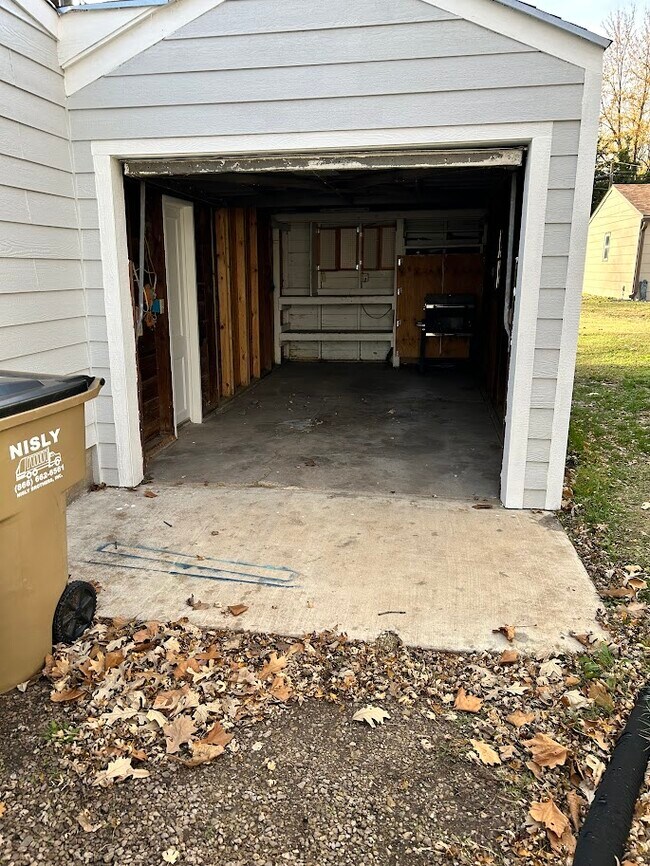 Building Photo - 237 S Streeter Ave