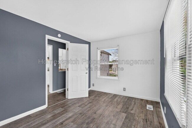 Building Photo - 6006 Cascade Dr