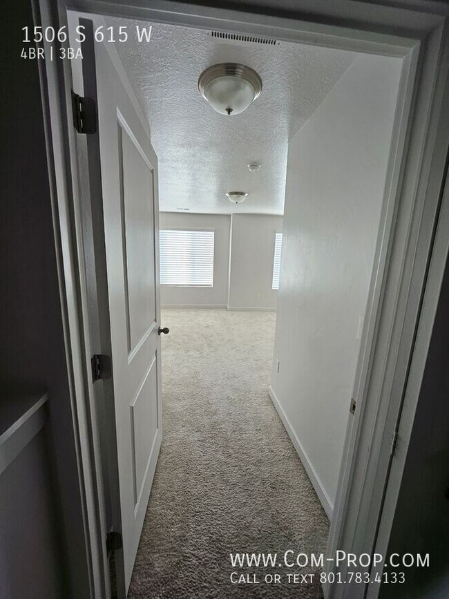 Building Photo - 1506 615 W