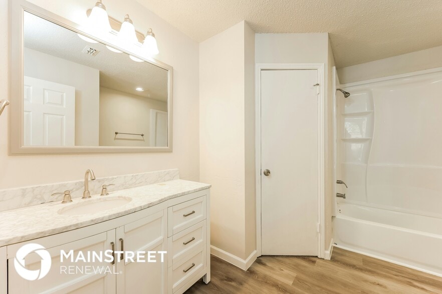 Building Photo - 10227 Brad Field Dr