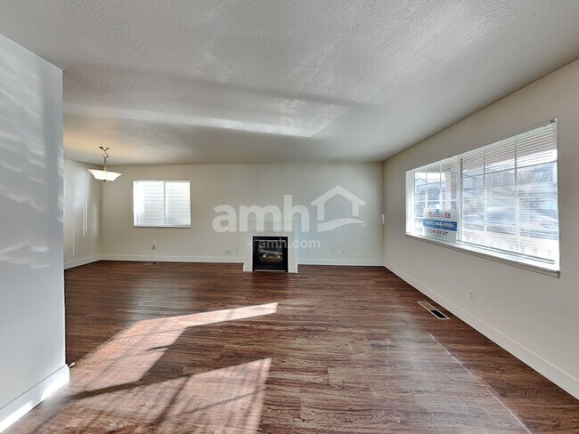 Building Photo - 16961 SW Cashew Way